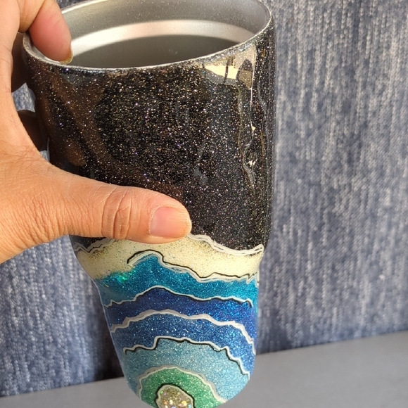 Glittery‎ Blue and Black Tumbler. 32oz. - Picture 8 of 9